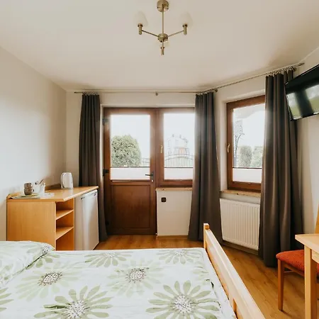 Alex - Pokoje I Apartamenty Blisko Plazy Z Ogrodem I Placem Zabaw Ostrowo (Puck)