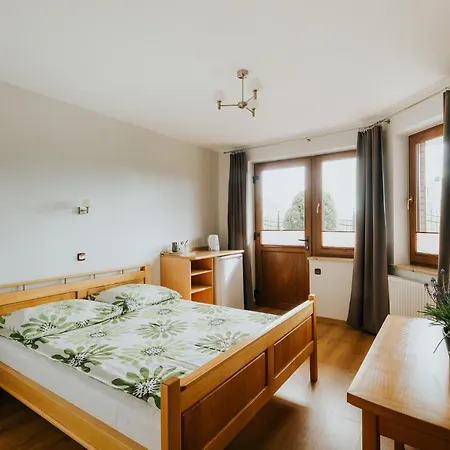 Alex - Pokoje I Apartamenty Blisko Plazy Z Ogrodem I Placem Zabaw Séjour chez l'habitant Ostrowo (Puck)